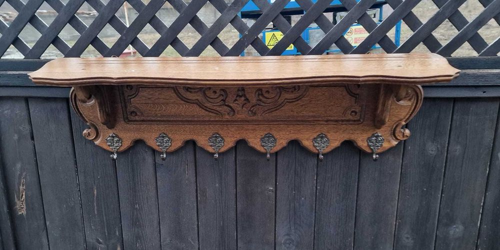 Cuier de perete din lemn