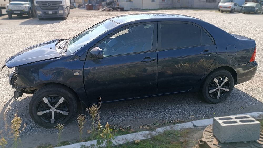 Toyota Corolla 2004, 1.6, после ДТП