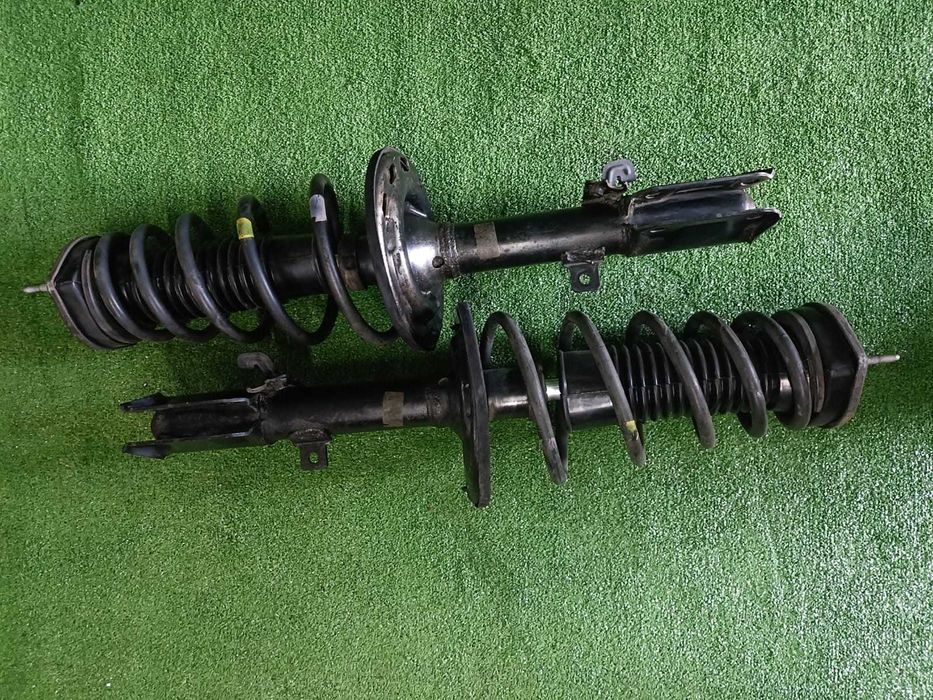 Продам задние амортизаторы от Toyota Camry 30,35.
