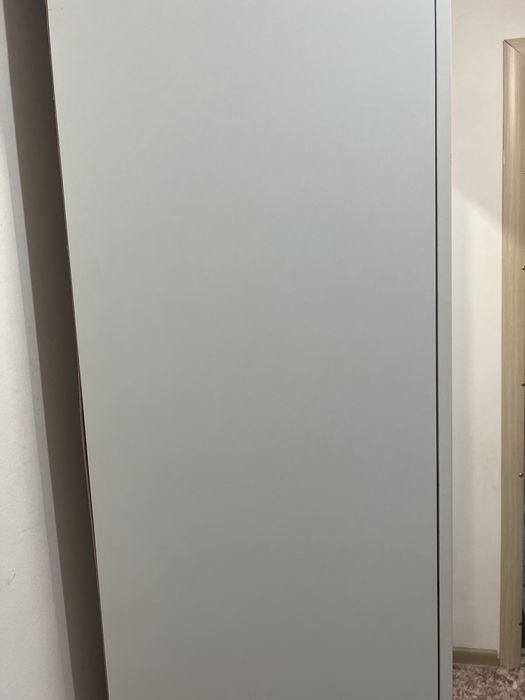 Продам шкаф с зеркалом