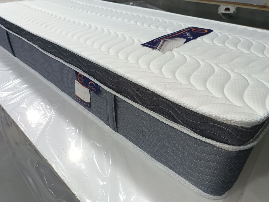 Беспружинный матрасы 'MaxSleep'