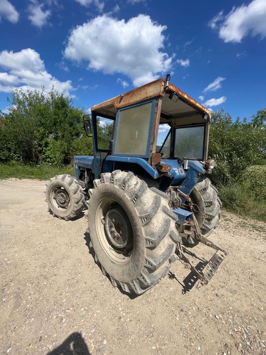 Tractor agricol