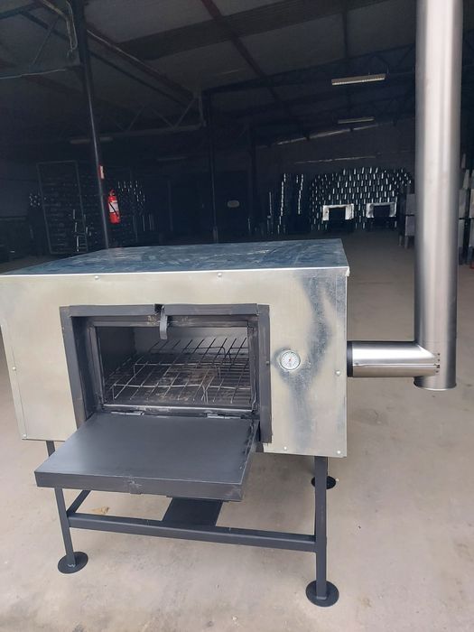 Cuptor pentru pâine pe lemne