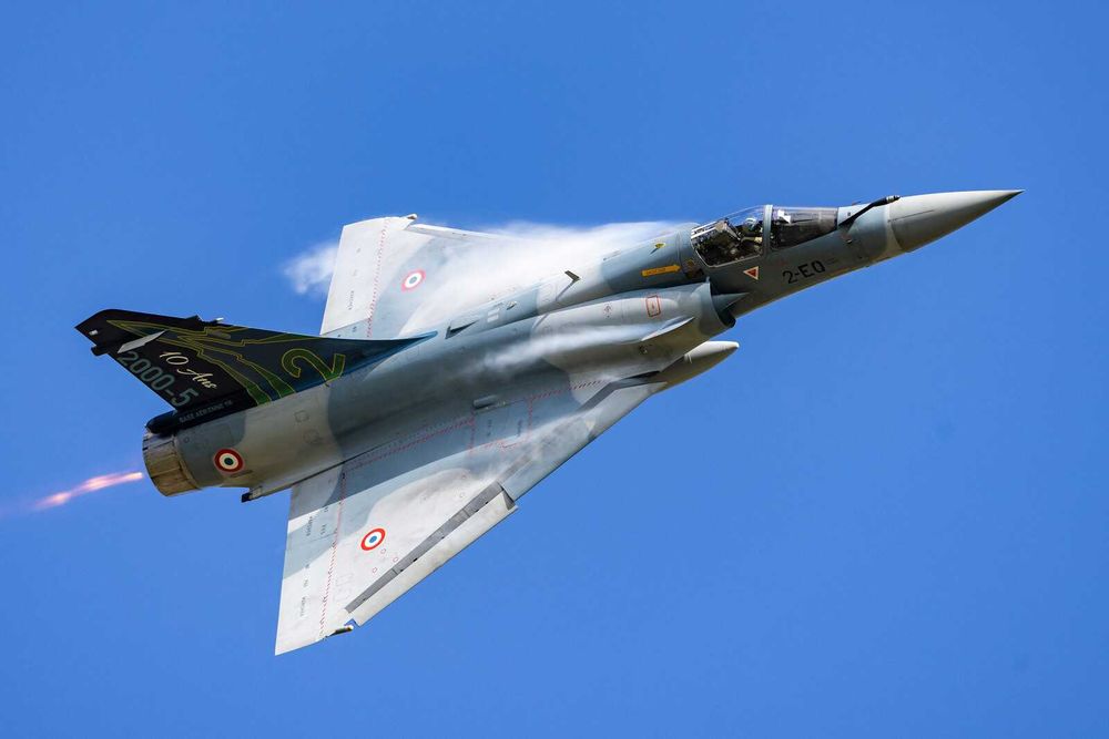 модель самолета Мираж 1/72 NOVO СССР