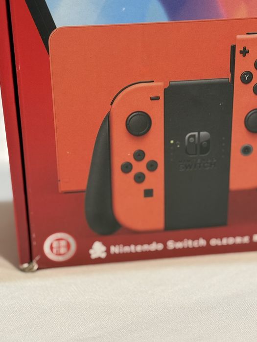 Nintendo Switch OLED Mario Red Edition + Игри и Аксесоари