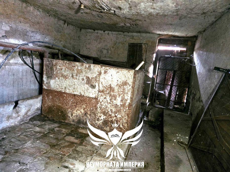 Продавам Двуетажна къща с постройки 155РЗП с 662кв. в двор село Стоево