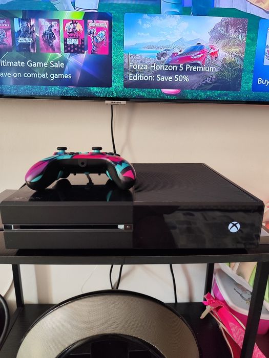 Vând Xbox one 500Gb
