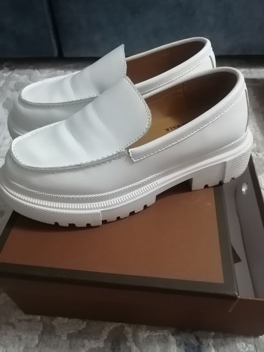 Продам лоферы женские!!!