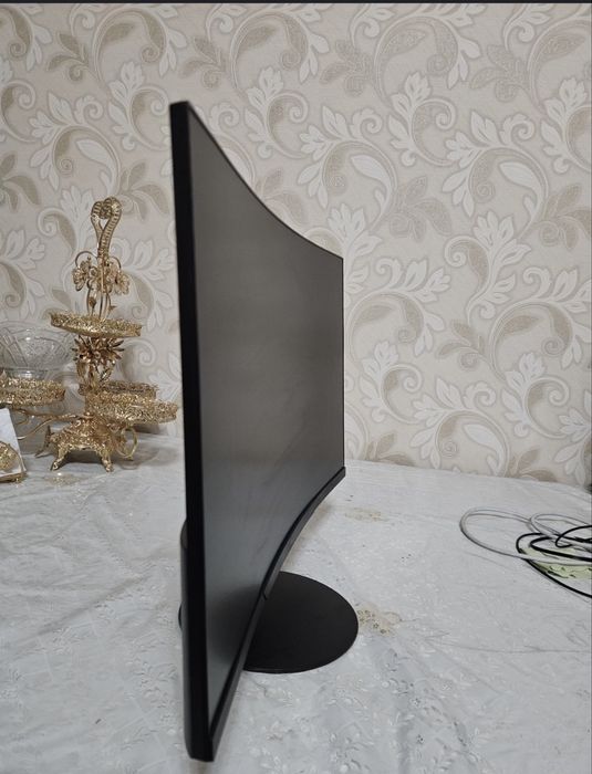 Monitor HKC  box 27 dyum