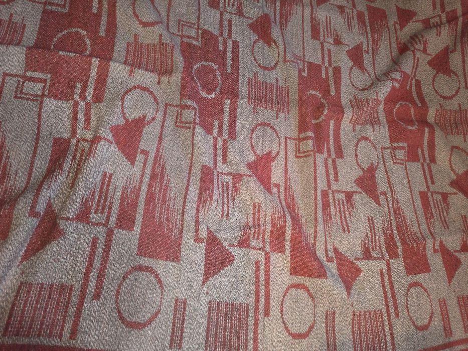 Vând covor de iută roșu cu gri