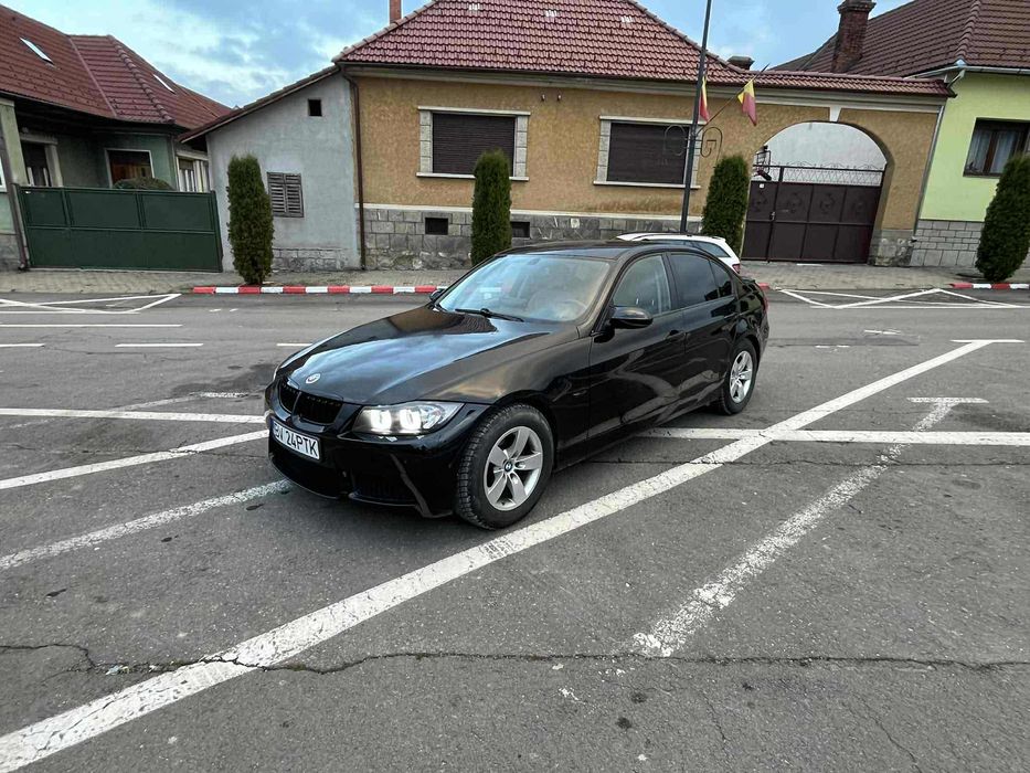 Vând Bmw E90 320d