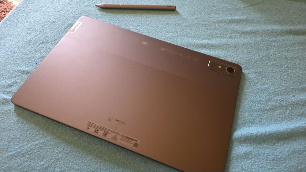 Vând Lenovo Tab P12 8 GB cu pen inclus