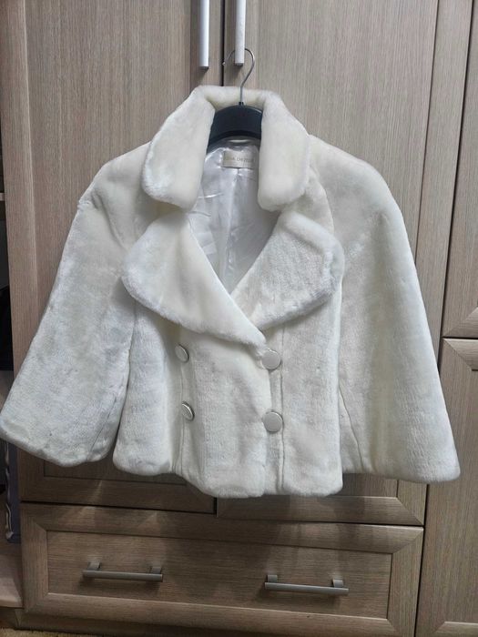 Продам шубку белую 44р
