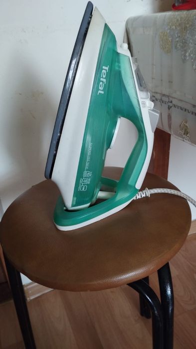 Утюг продам б/у в хорошем состоянии