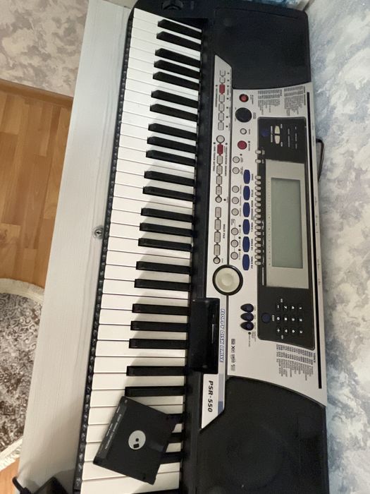 Yamaha PSR-550 синтезатор