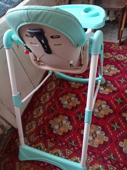 Стульчик для кормления ребенка