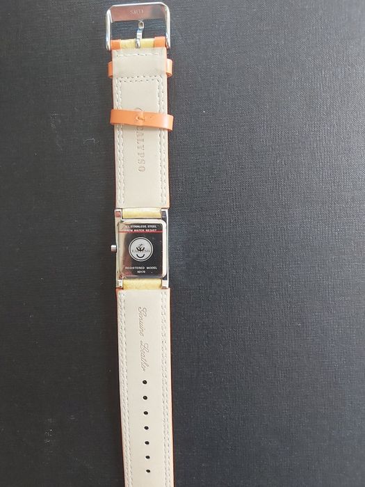 Ceasuri originale, cu eticheta