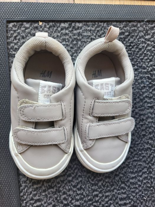 Кецове и пантофи размер 21 и 22