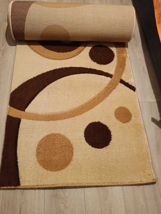 Covor în stare foarte bună 4 M Lungime x 80 Cm Lățime