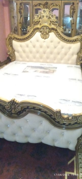 Divan sotiladi ozgina ishlagan