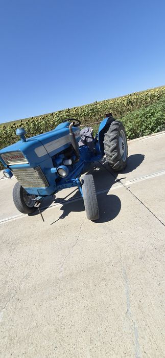 Tractor ford 3000 (recent adus in tara)