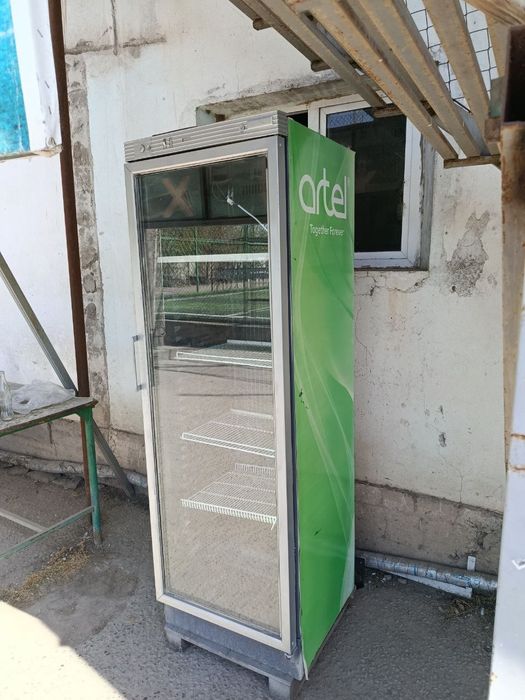 холодильник стоящий