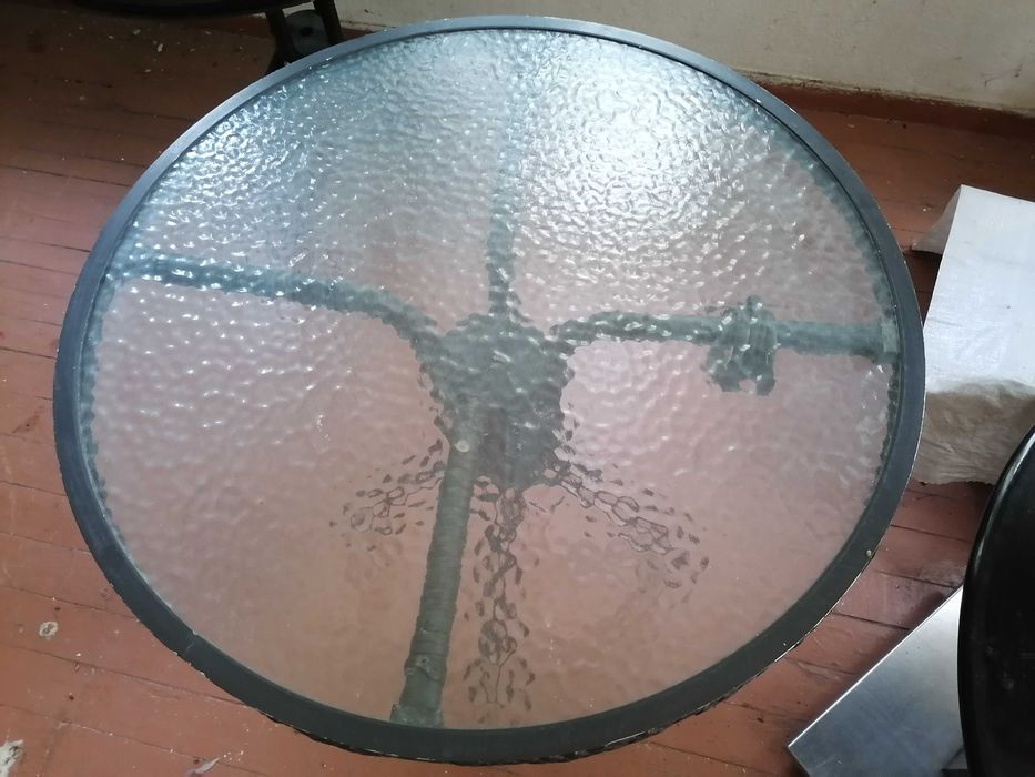 Кръгли и елипсовидни маси