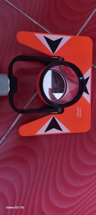 Sistem prisma simpla cu ambaza si adaptor rotativ cu centrare optica