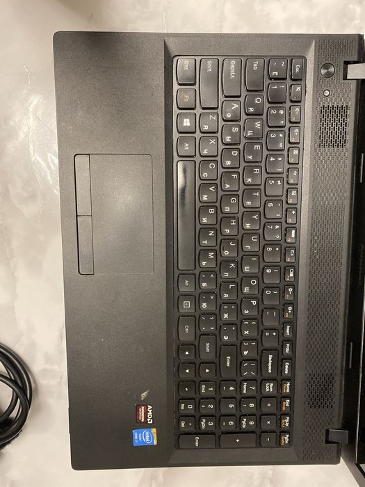 Lenovo IdeaPad G500 15’6. Intel core i7.AMD Radeon Graphics