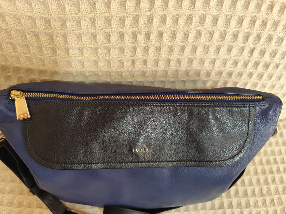 Чанта Furla в тъмносин цвят