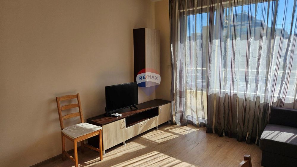 Дава се под наем Двустаен апартамент в Варна, Базар Левски - 68 кв.м за 408 € - Снимка #2