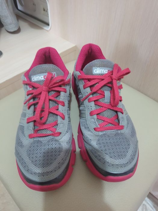 Продам кроссовки адидас оригинал