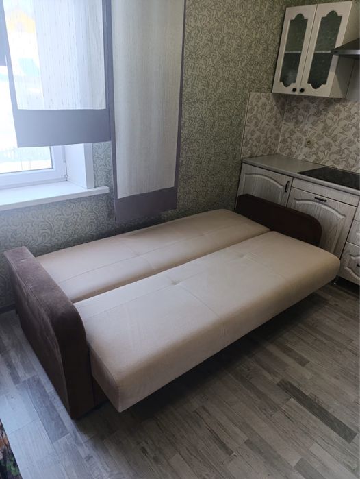 Продам диван для гостинной