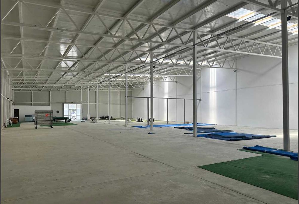 Склад (спортна зала) 1500 м2, Тополи