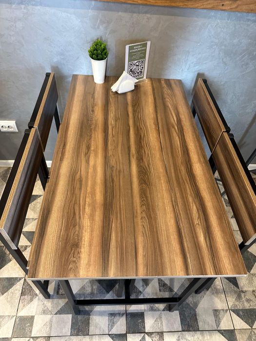 Продам столы и стулья комплект