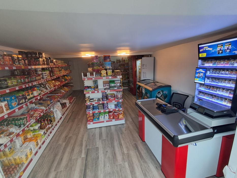 Casa si Magazin alimentar de vanza  pe strada Liviu Rebreanu