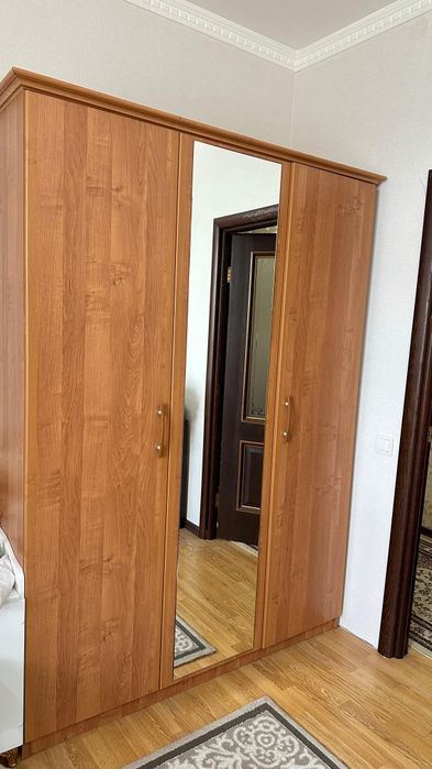 Шкаф для спальной состояние новое .