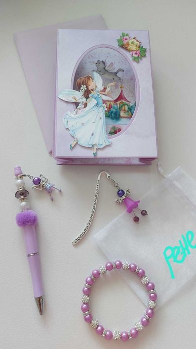 Комплекти бижута от гривна, химикалка и книгоразделител с феи и цветя