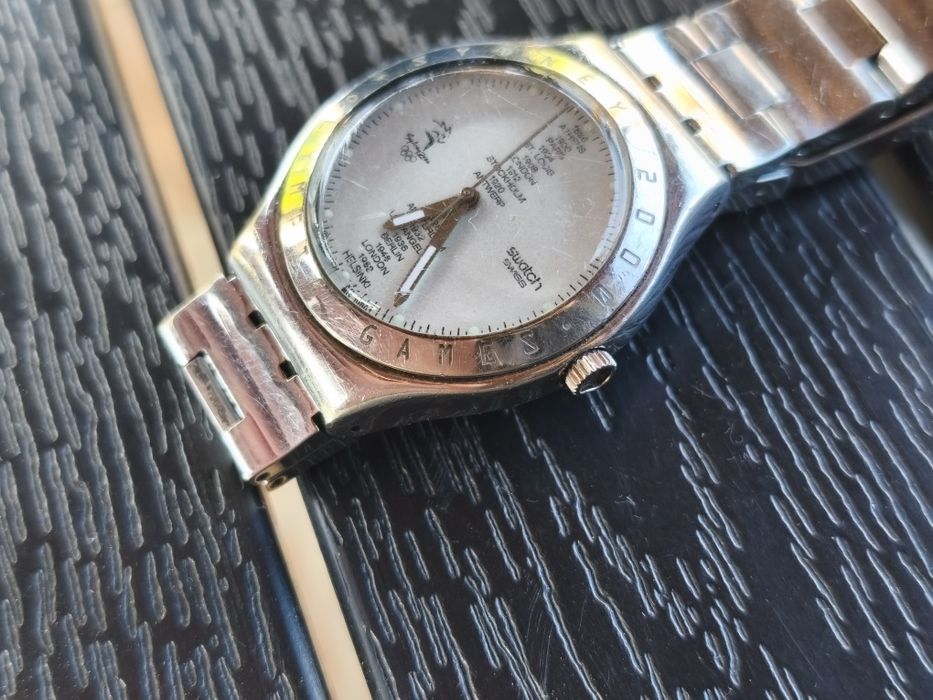 Кварцов часовник Swatch Irony Big