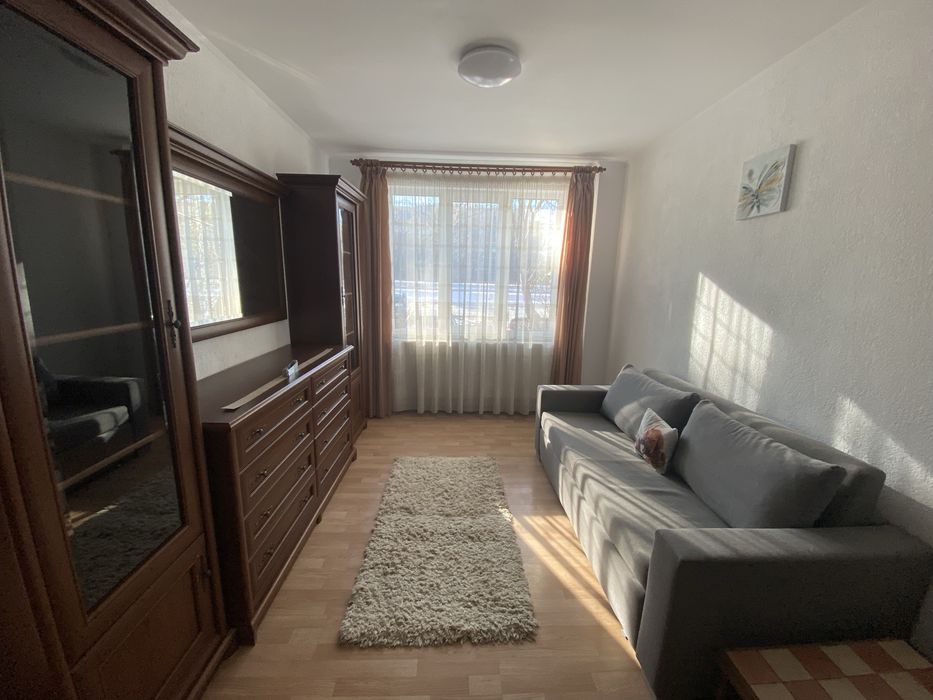 Inchiriez apartament  2,5 camere Tractorul cu 2 locuri de parcare