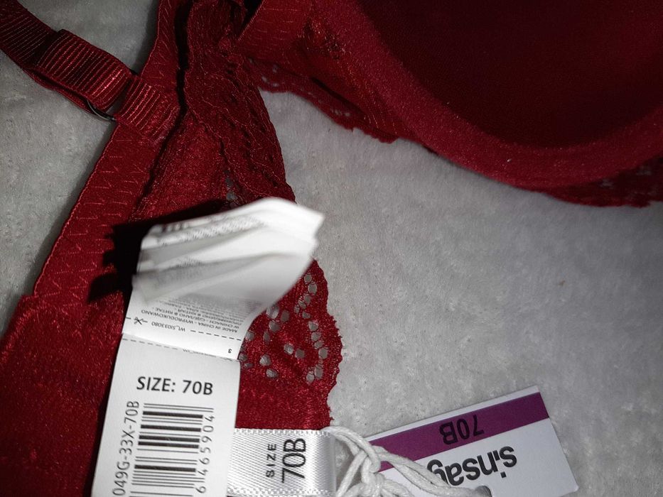 Sutien superb cu dantela prelungita NOU