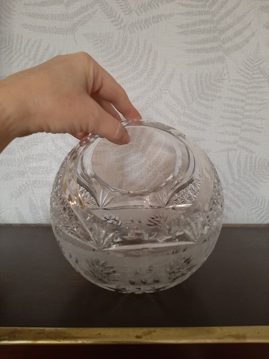 Хрустальные салатницы, вазы