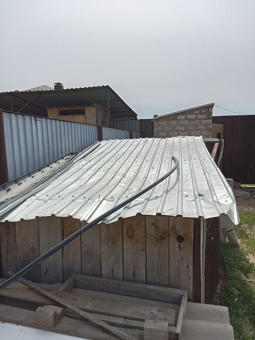 Продам вольер металический дерева