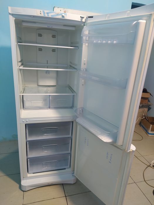 Продам холодильник