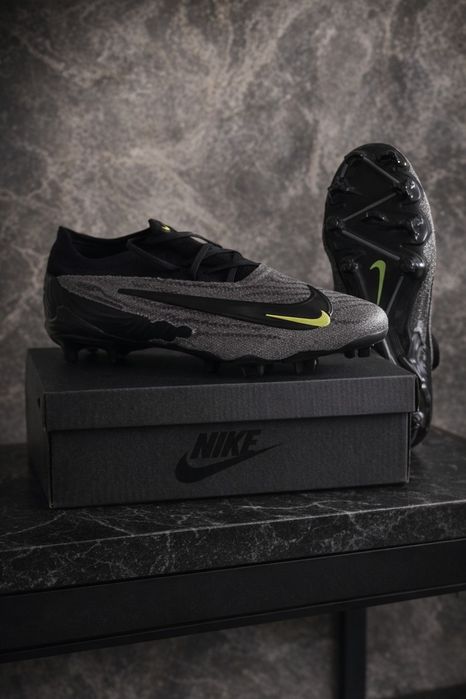 Футбольные бутсы nike phantom gx