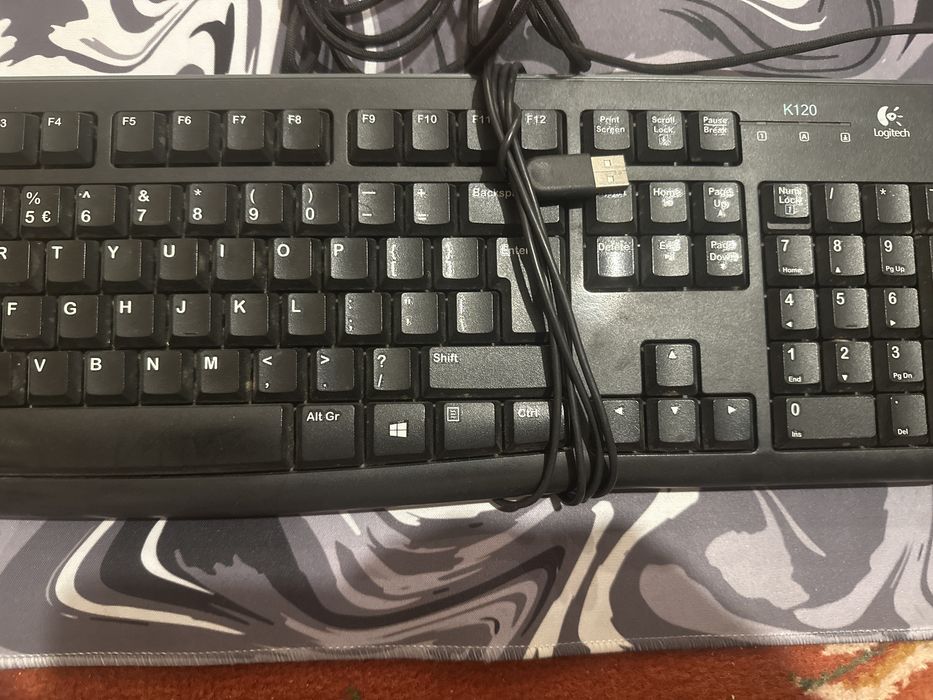 Vând tastatură si mouse