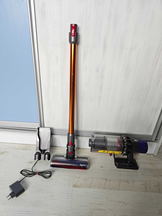 Прахосмукачка DYSON V10