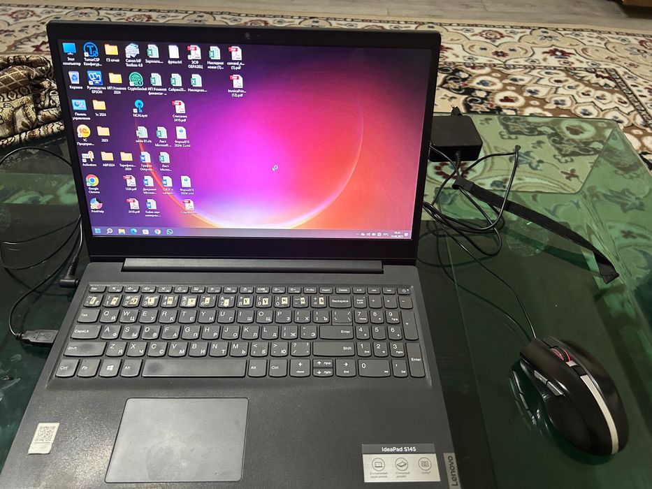 Ноутбук Lenovo )