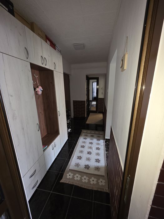 Vând apartament în zemes