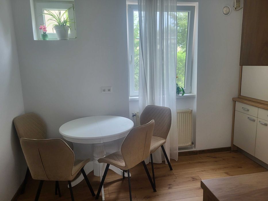 Chirie apartament 3 camere.